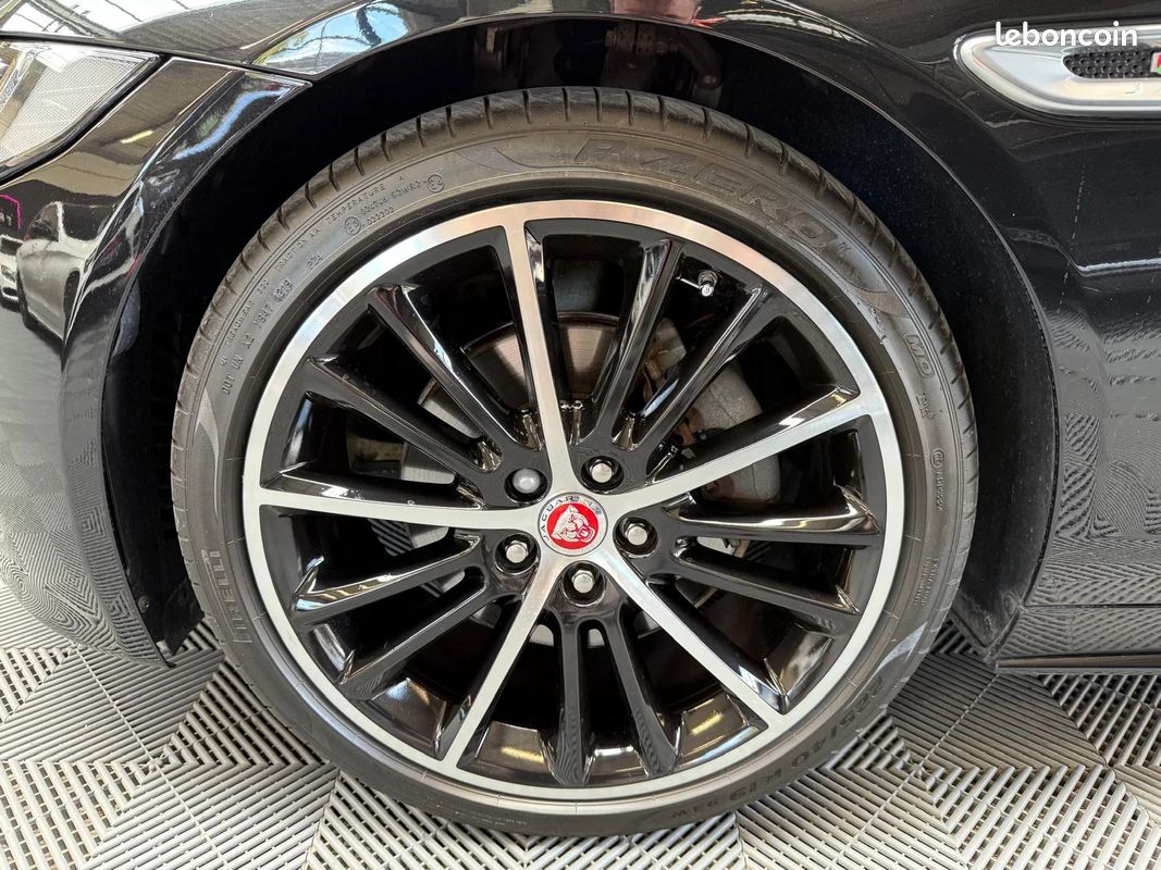 Jaguar xe r-sport 2.0 180 bva (image 15)