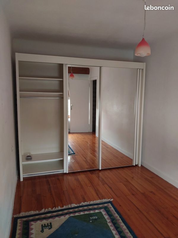Armoire 3 portes avec miroir (image 3)