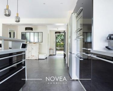 Maison 800 000 € - 198 m²