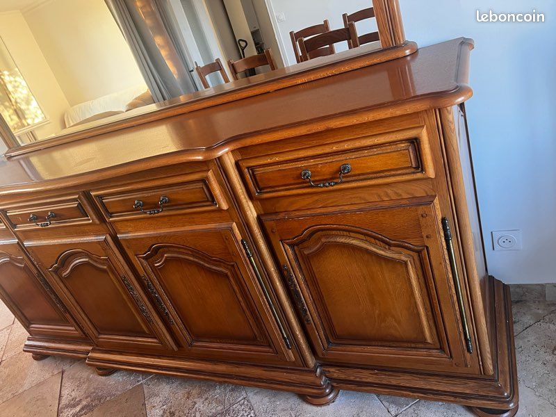 À vendre ensemble Meubles en chêne massif, miroir, table+6 chaises, canapé (image 1)