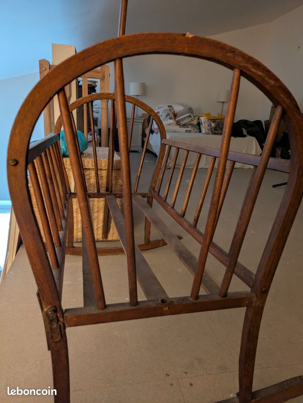 Berceau bois ancien à bascule (image 3)