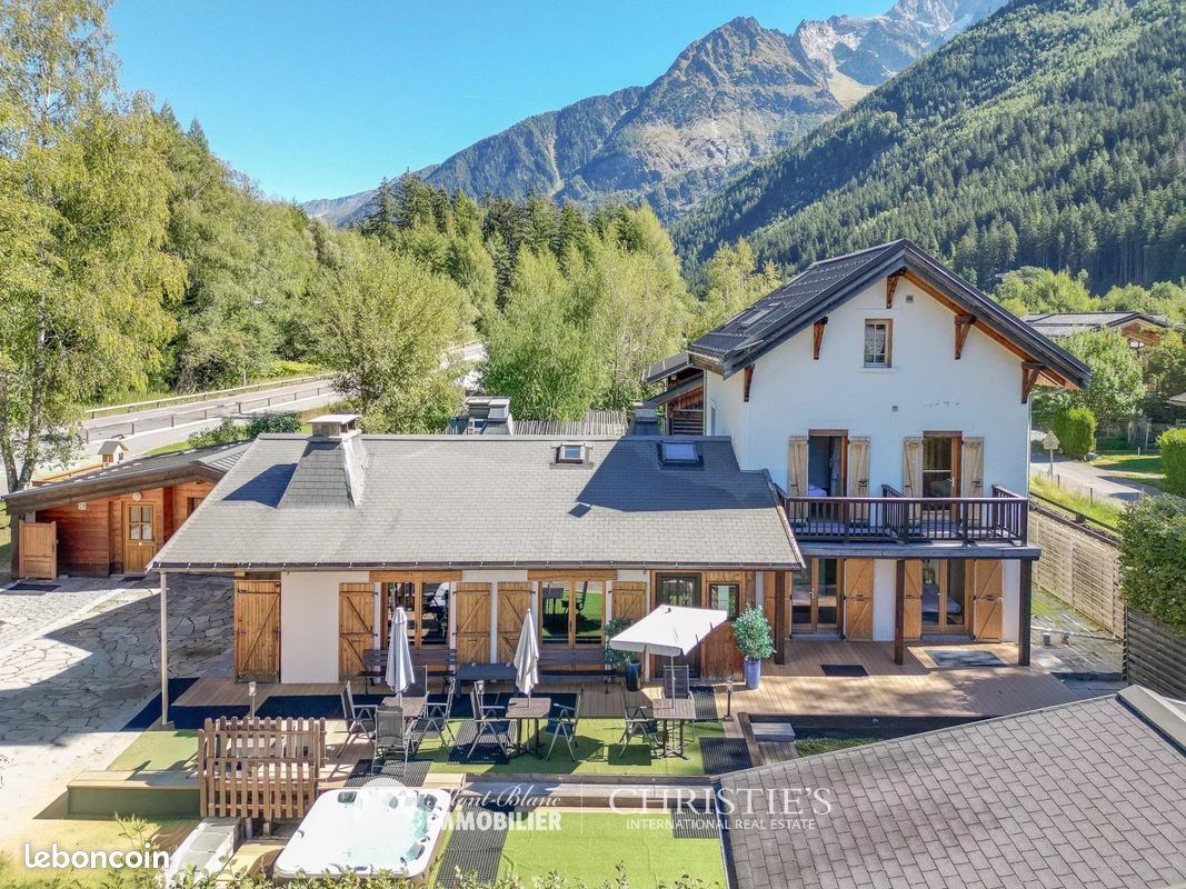 Maison 12 pièces 210 m² · à Chamonix-Mont-Blanc · 210 m² · 2 790 000 €