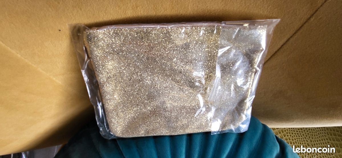 Trousse à maquillage avec paillettes dorées - Neuf (image 2)