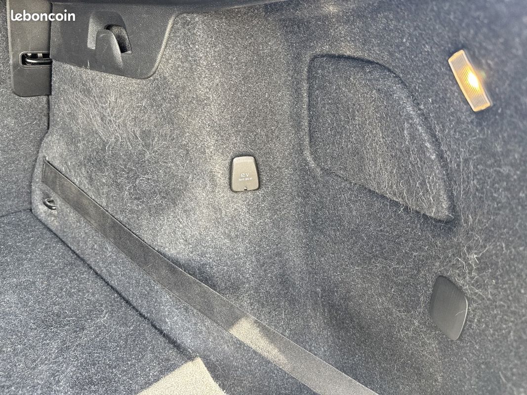 VOLVO XC40 T4 190 ch Geartronic 8 Inscription (image 8)