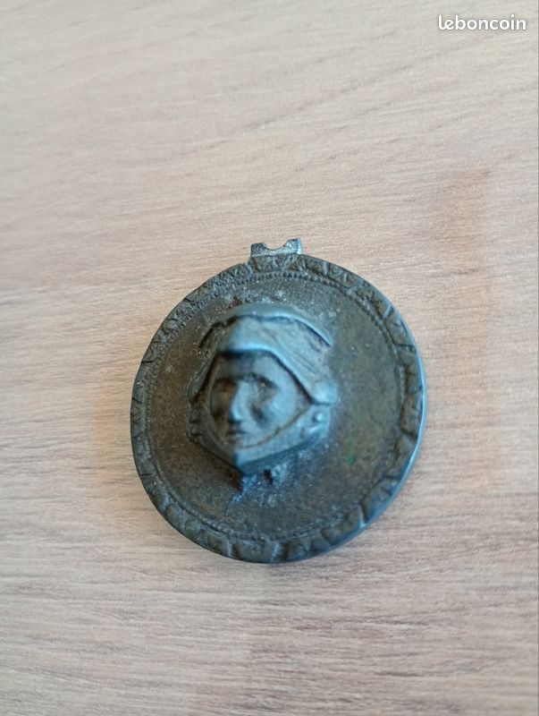 Medaille amulette aztèque maïa Pierre de météorite rarissime (image 1)