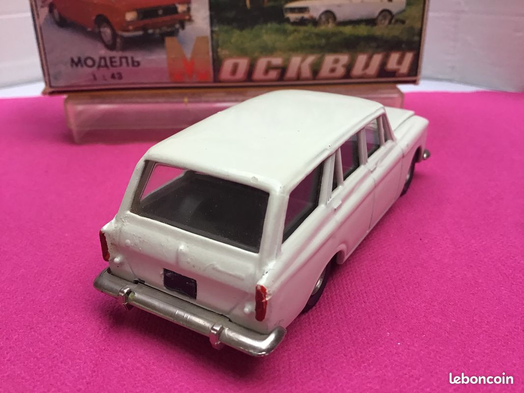 Miniature 1/43 Moskvich 427 Break Blanc Crème - USSR - Sans Boîte - Occasion