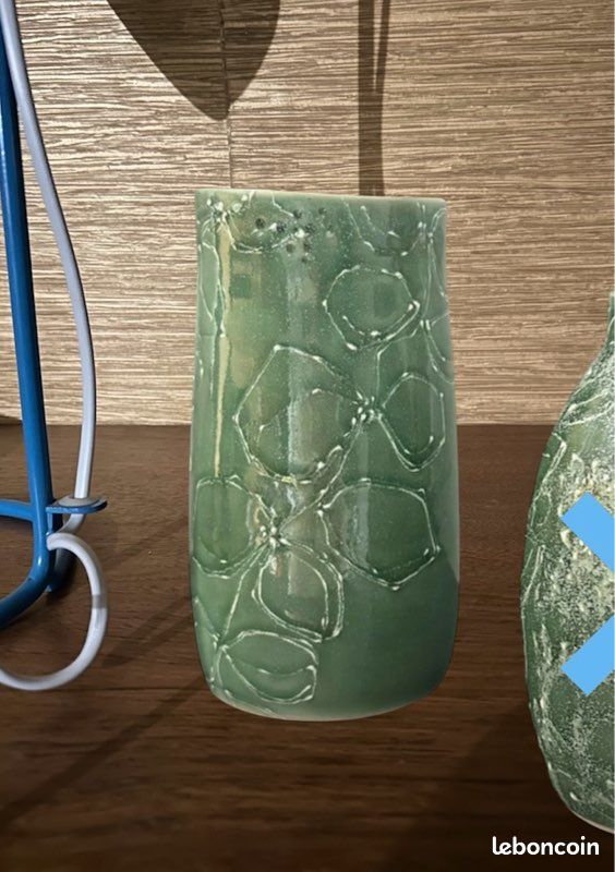 Un vase vert d’un potier savoyard (image 1)
