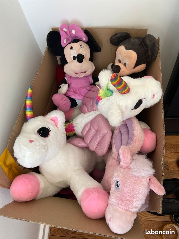 Lot d une vingtaine de peluches (image 1)