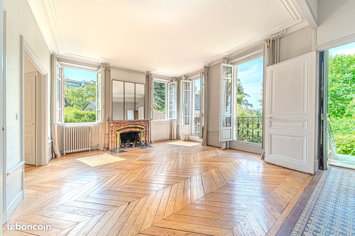 Maison 8 pièces 250 m² · à Caluire-Et-Cuire · 250 m² · 875 000 €