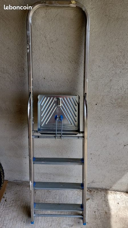 Escabeau aluminium 4 marches + plateau — pieds antidérapants — bon état (image 3)
