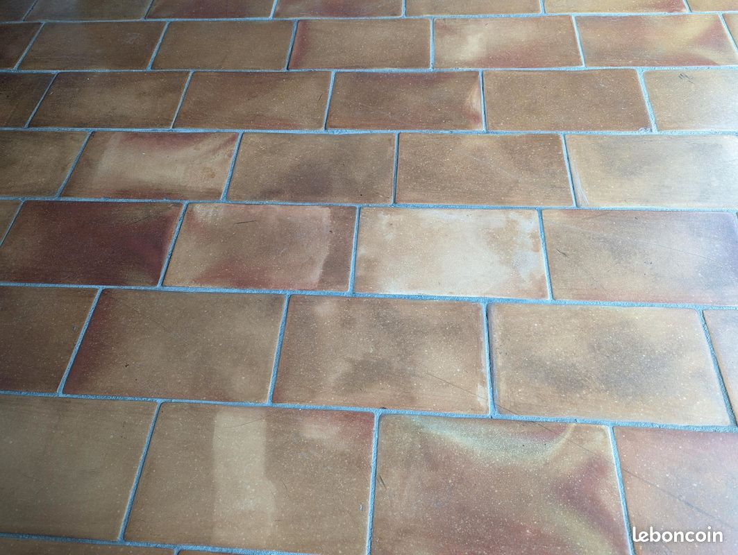 5.5 m2 carreaux + 3.6 m plinthes en terre cuite d’Espagne (image 9)
