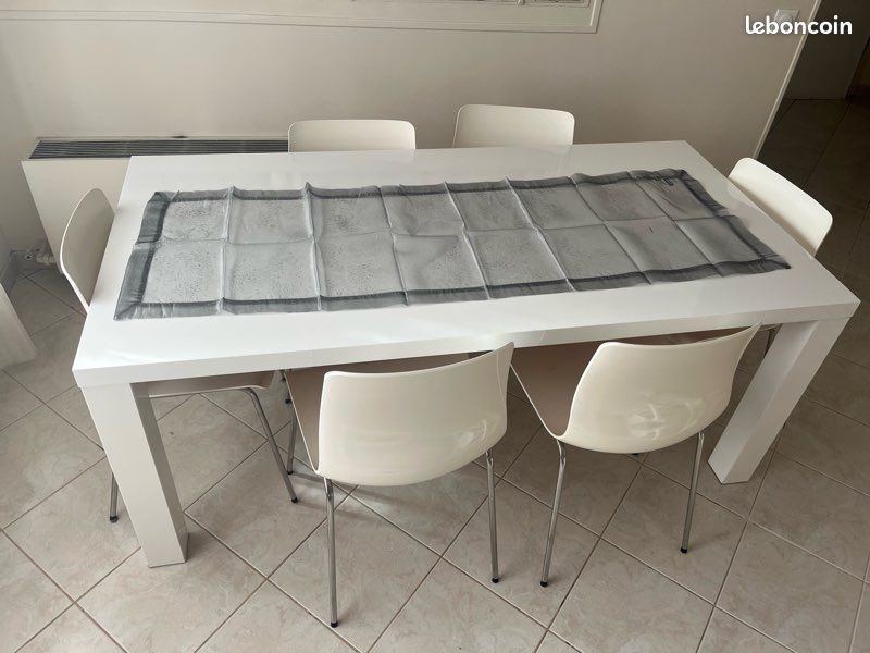 Table de salle à manger avec 6chaises IKEA (image 5)
