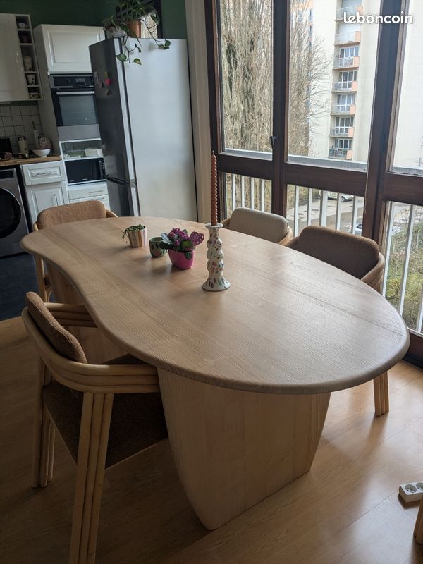 Table neuve à manger en bois de frêne massif (image 4)