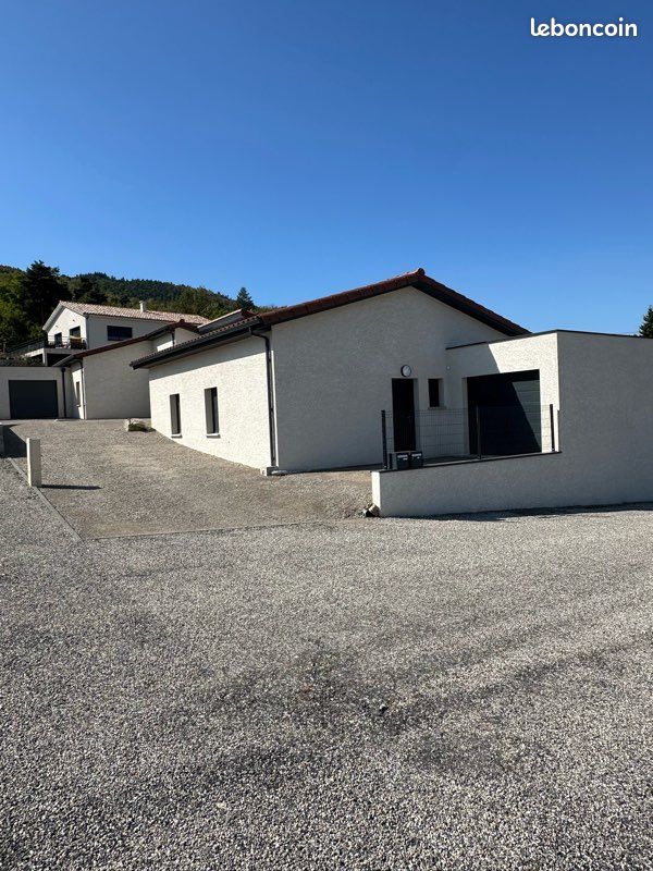 Maison 4 pièces 95 m² · à Brossainc · 95 m² · 1 100 €
