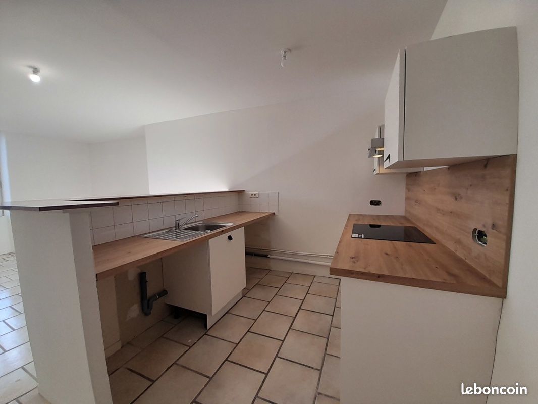 Appartement 3 pièces 87 m² · à Sainte-Cécile-les-Vignes · 87 m² · 671 €/mois