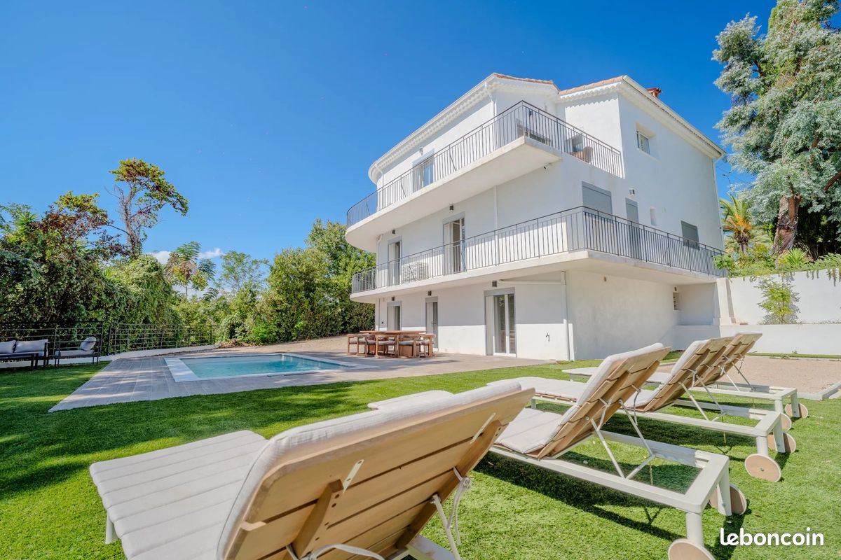 Maison 7 pièces 267 m² · à Antibes · 267 m² · 1 370 000 €
