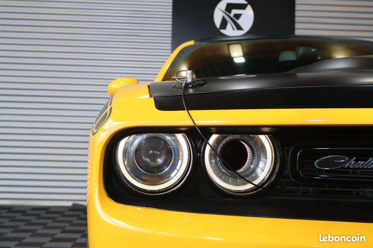 Dodge CHALLENGER SRT 392 Scat Pack * 6.4 HEMI * 491 ch * BVA * Caméra (image 8)