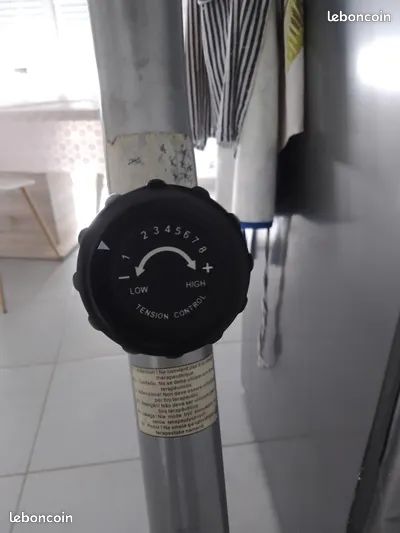 Vélo d'appartement complet avec écran et réglages - Très bon état (image 5)