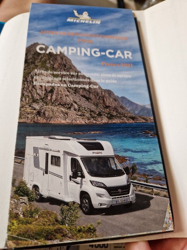 1 livre Michelin l'Europe en camping car - Équipement caravaning