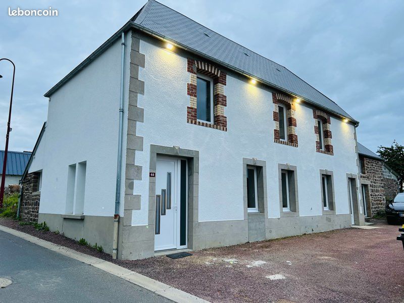 Maison 8 pièces 140 m² · à Moyon Villages · 140 m² · 900 €/mois