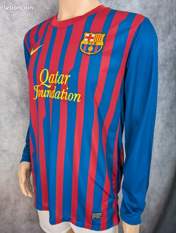 maillot fc barcelone authentique taille S en très bon état saison 2011