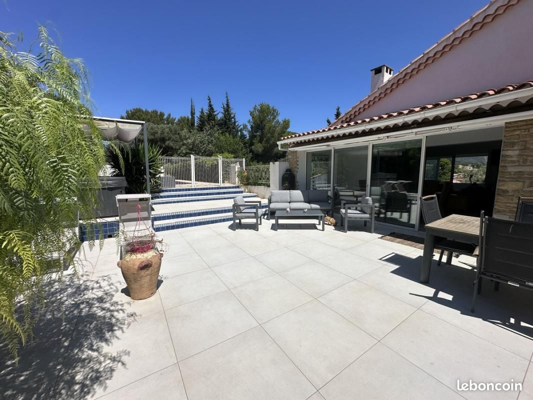 Maison 10 pièces 220 m² · à Sanary-sur-Mer · 220 m² · 1 199 000 €
