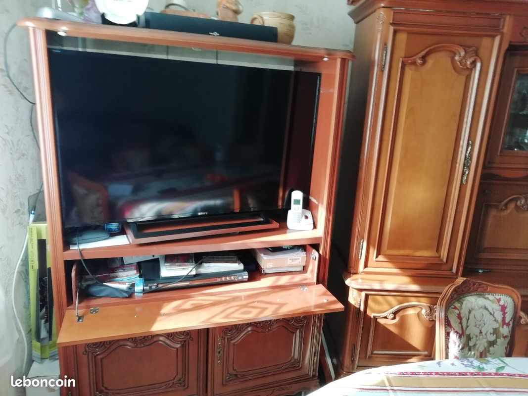 Bonjour, living et meuble télé à donner, disponible à partir du 21 mai (image 2)