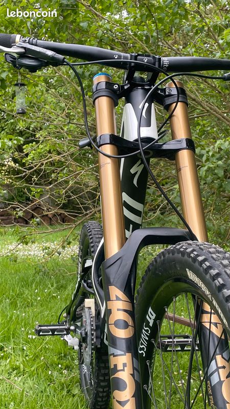 VTT DH Specialized demo 8.Carbon (image 2)