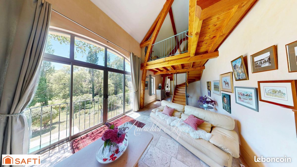 Propriété 9 pièces 308 m² (image 3)