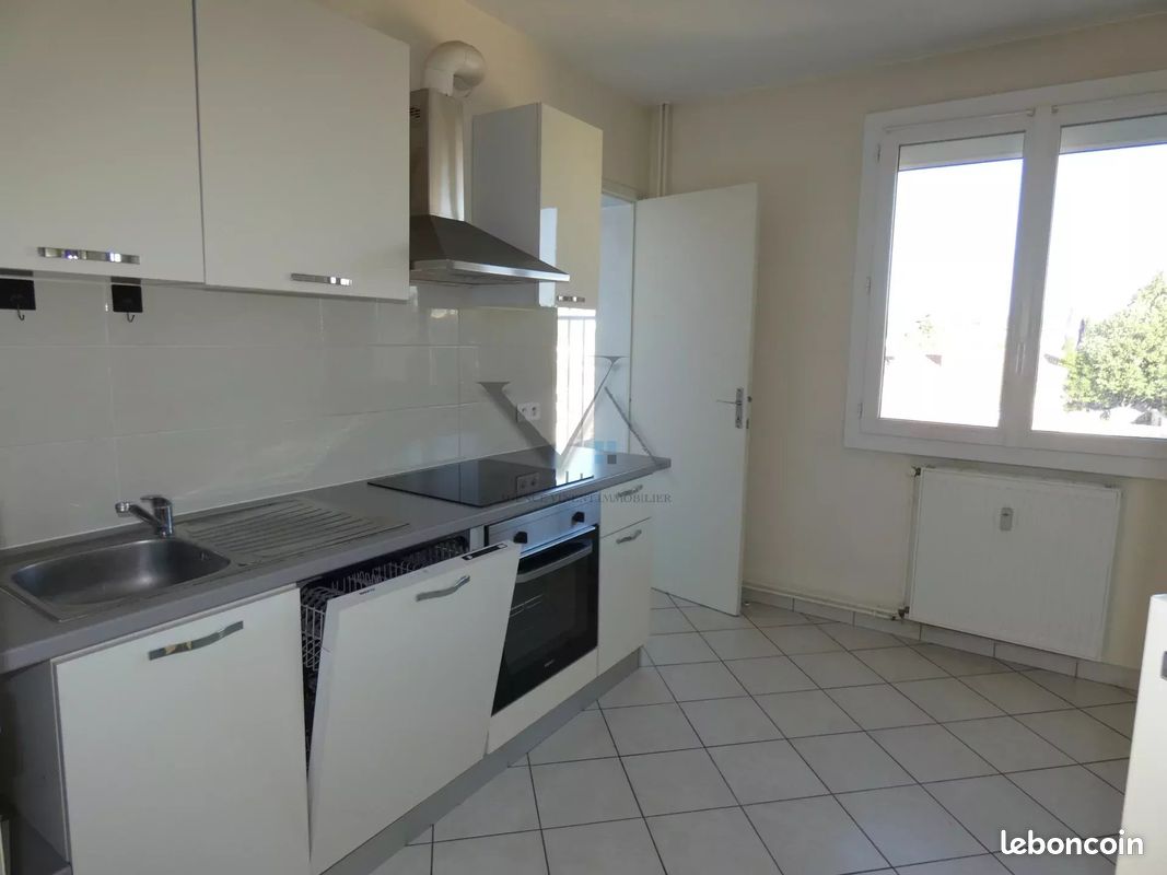 Appartement 4 pièces 80 m² · à Montélimar · 80 m² · 860 €/mois