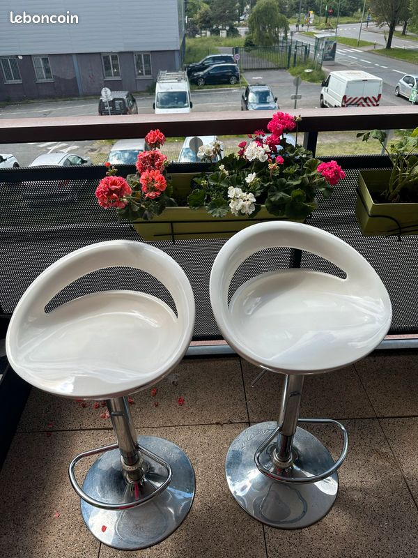 Chaises bar blanches (image 1)