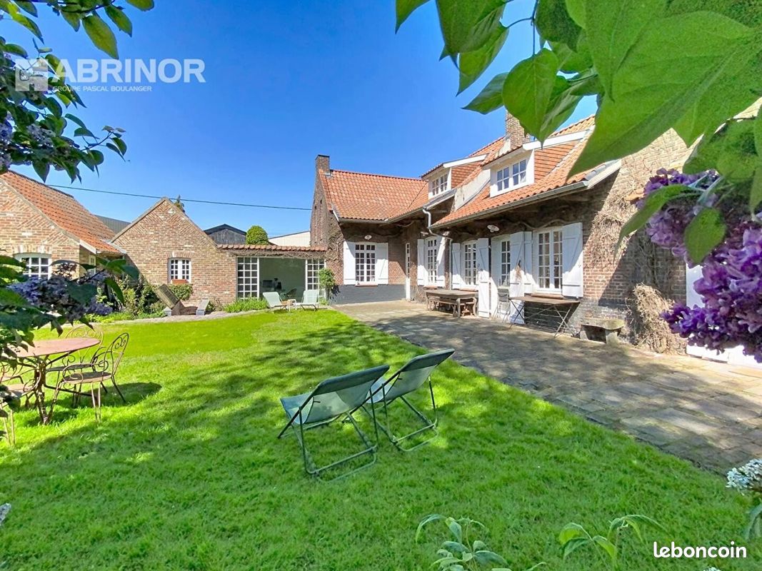 Maison 7 pièces 197 m² · à Avelin · 197 m² · 590 000 €