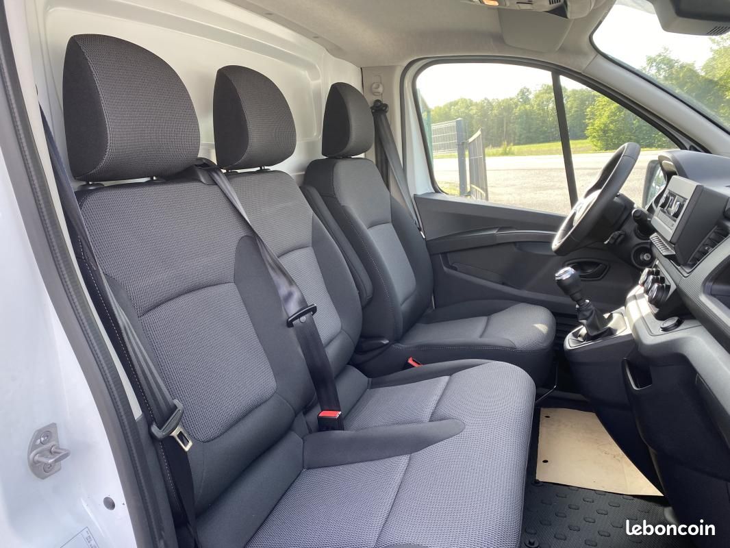 Renault Trafic III L1H1 3T BLUE DCI 150 CONFORT (image 14)