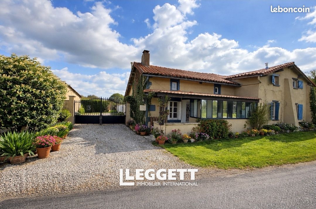 Maison 10 pièces 118 m² · à Manot · 118 m² · 192 240 €