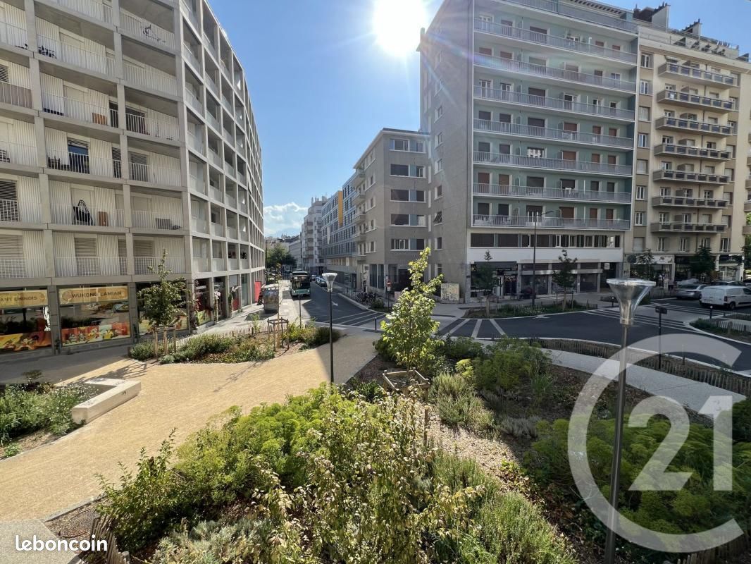 Appartement 3 pièces 79 m² · à Grenoble · 79 m² · 890 €