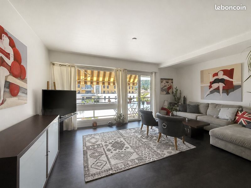 Appartement 2 pièces 51 m² · à Divonne-les-Bains · 51 m² · 290 000 €