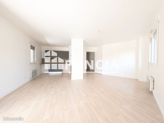 Appartement 3 pièces 72 m² · à Le Petit-Quevilly · 72 m² · 770 €