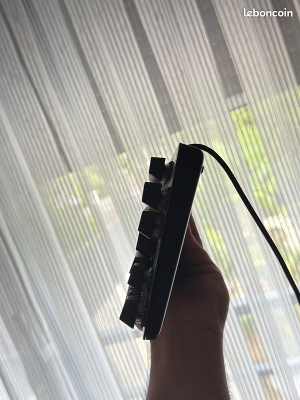G413 TKL SE + Boîte (image 2)
