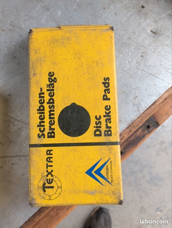 Plaquettes de frein avant d'origine Citroën GS / GSA / Ami Super - Textar 75528481 (image 2)