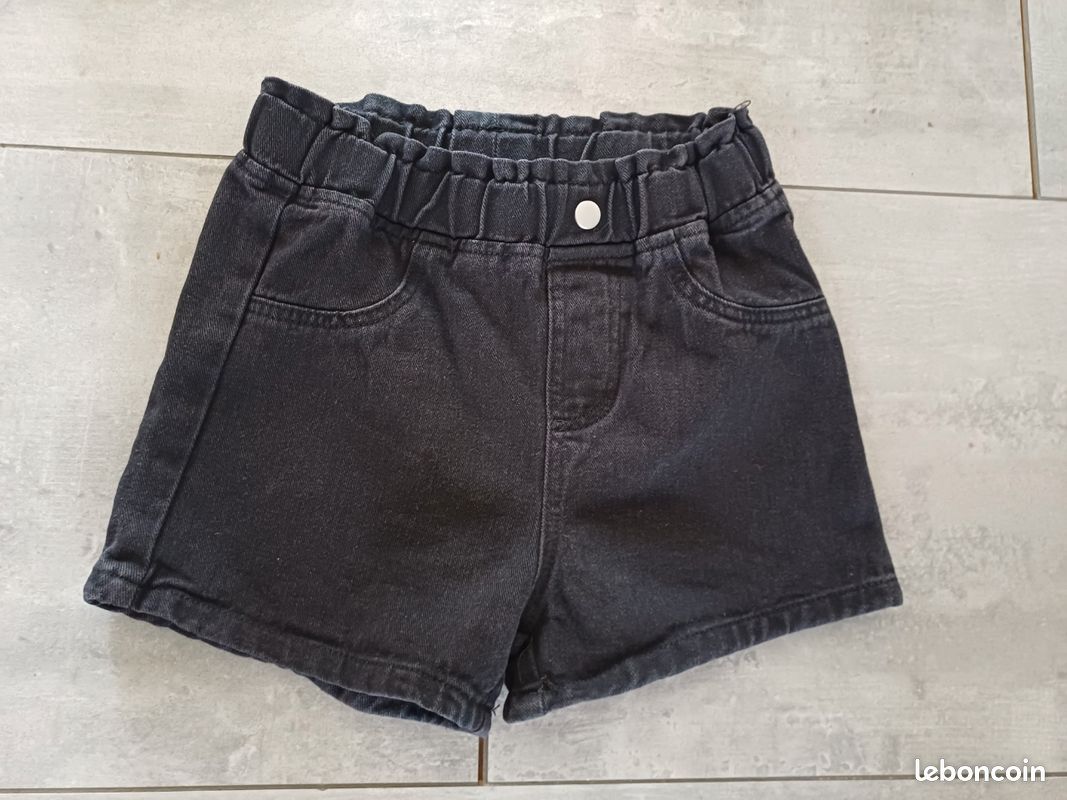 Short Fille F&F Noir En Coton - Taille 6-7 Ans, Style Cut-off, Fleurs Brodées - Très Bon état