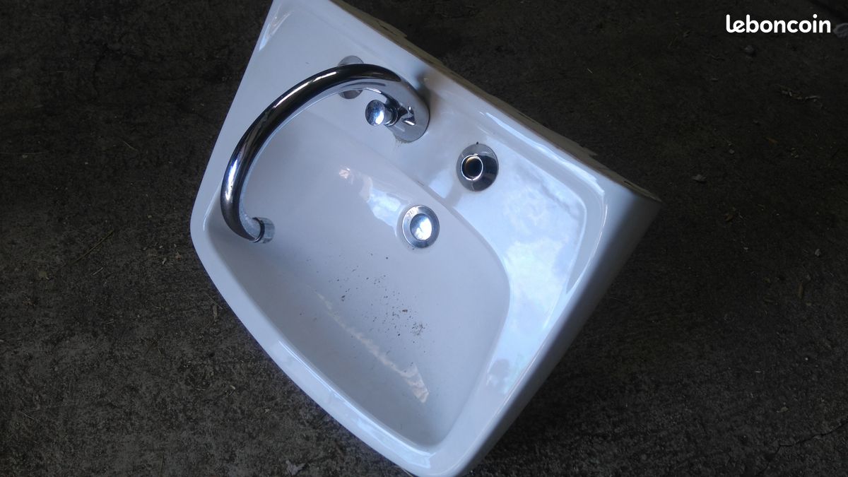 Lavabo en grès (image 1)