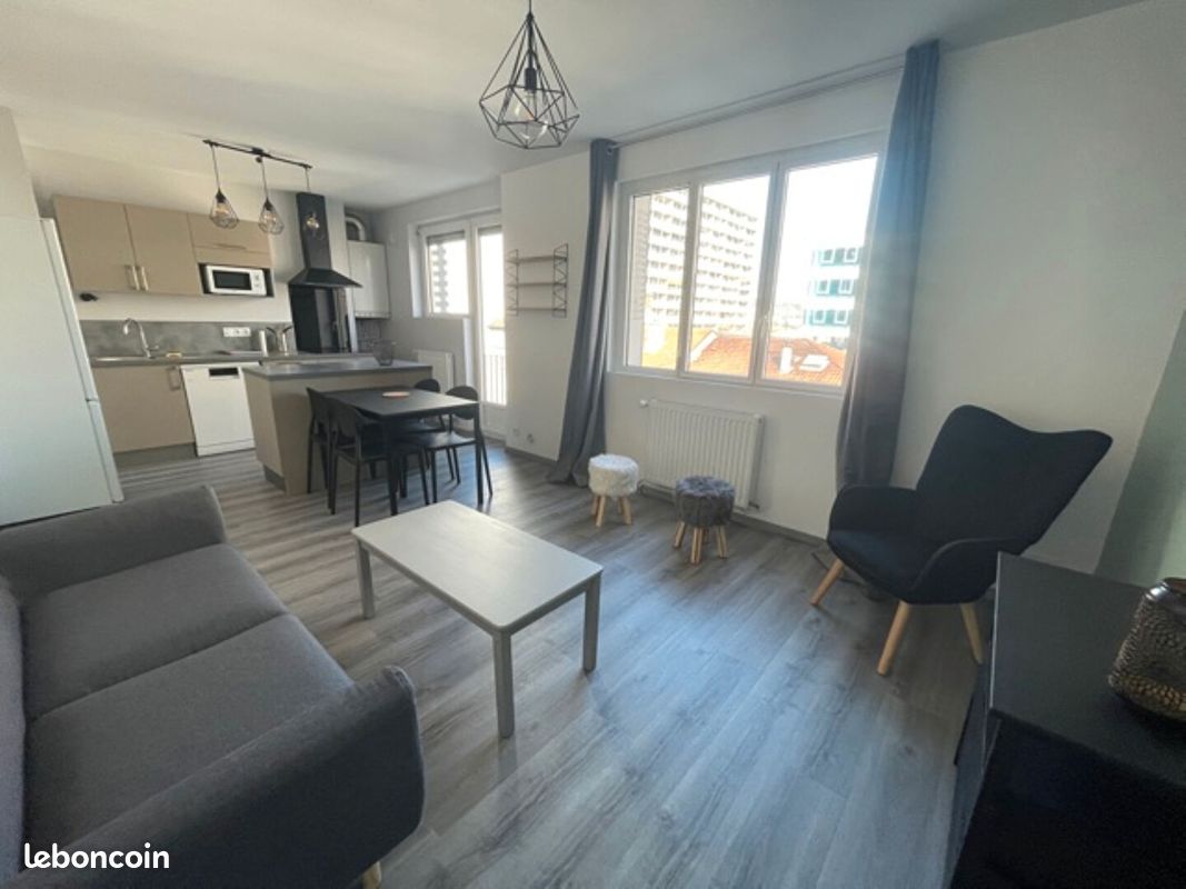 Appartement 3 pièces 60 m² · à Saint-Étienne · 60 m² · 599 €/mois