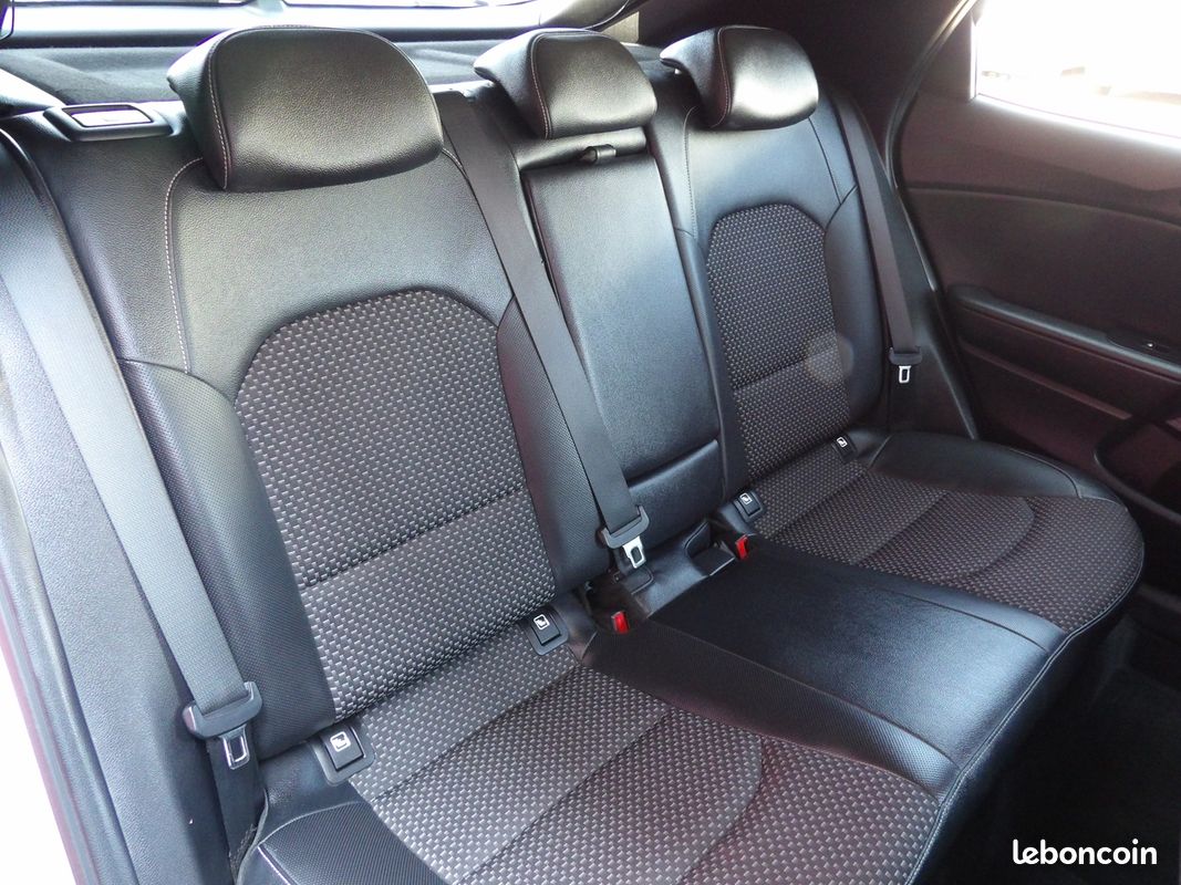 Kia XCEED 1.6 CRDI 136CH MHEV DESIGN DCT7 MY22 (image 8)