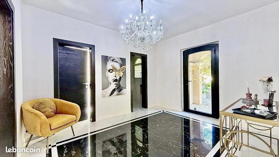 Maison 8 pièces 300 m² · à Vence · 300 m² · 1 380 000 €