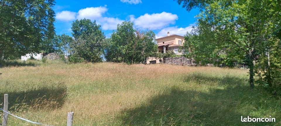 Terrain 830 m² Jaujac · 66 500 €