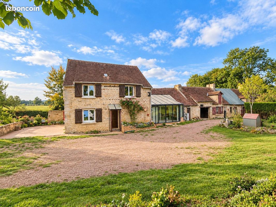 Maison 7 pièces 167 m² · à Colombiers · 167 m² · 162 000 €