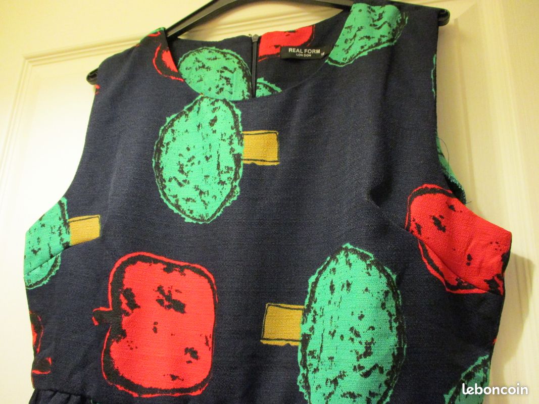 Robe neuve imprimée Real Form LONDON (image 4)