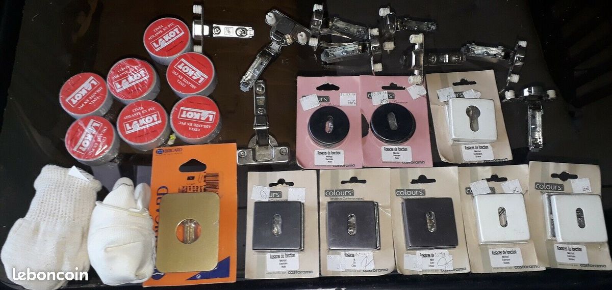 Lot neuf de 27 articles de bricolage et serrurerie / rosaces de fonction metal (image 1)
