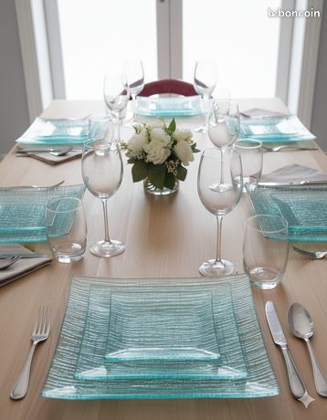 Lot de 8 assiettes plastiques réutilisables carrées turquoise 30,5 cm