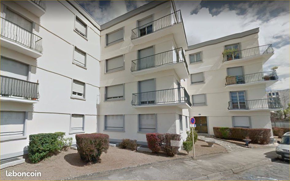 Appartement 3 pièces 87 m² · à Moulins · 87 m² · 650 €
